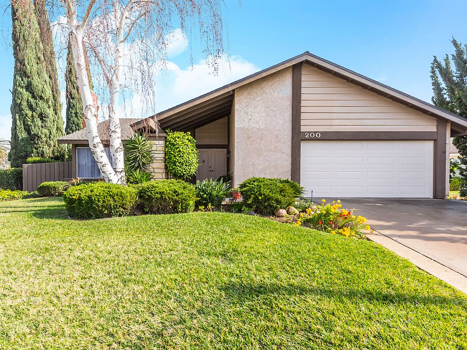 1st image of 200 Wedgewood Cir