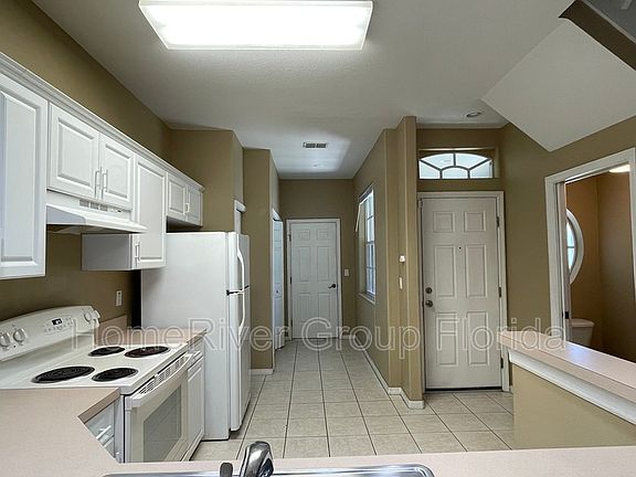 4th image of 5212 Neil Dr