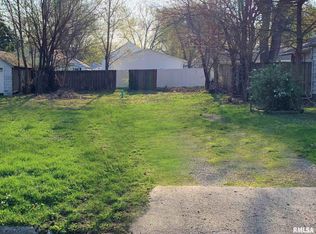 1406 Janssen St, Pekin, IL