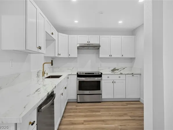 3930 University Center Dr APT 103, Las Vegas, NV 89119