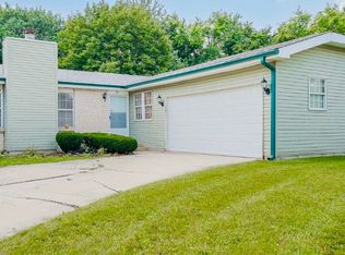 72 White Oaks Rd, Matteson, IL 60443