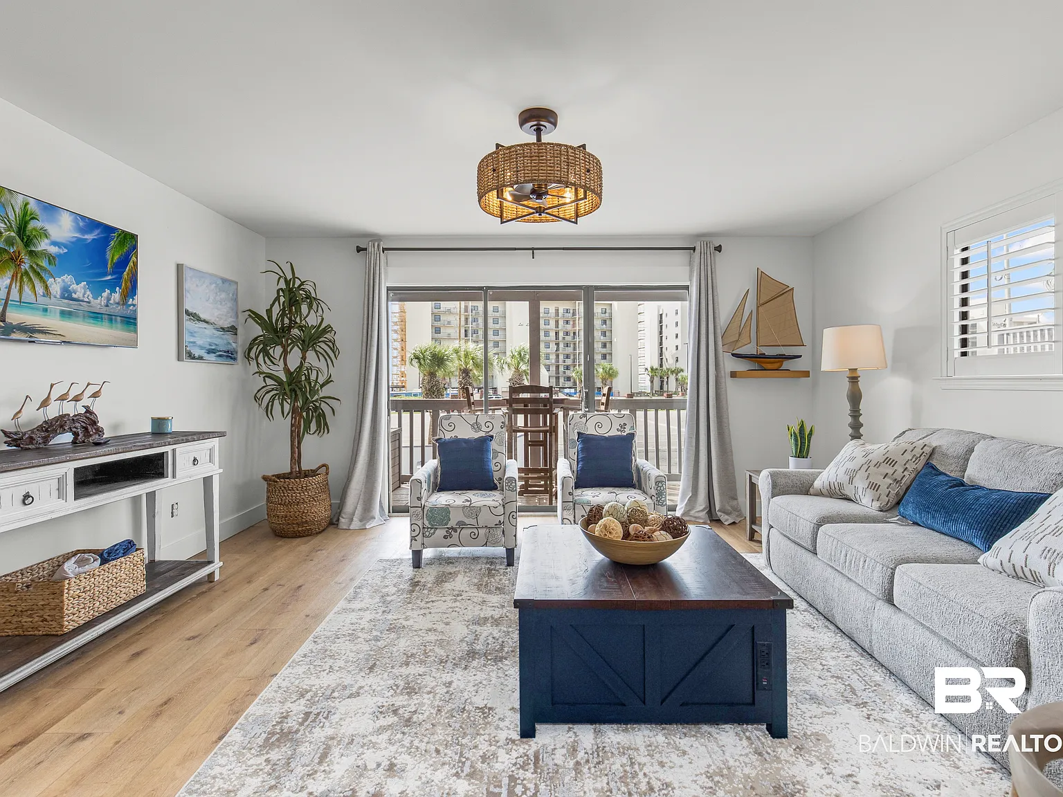 1 bed, 1.0 bath, 704 sqft, $2,690 — Photo 2