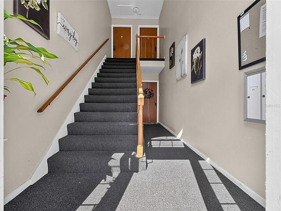 4th image of 4386 LAKE UNDERHILL ROAD #D