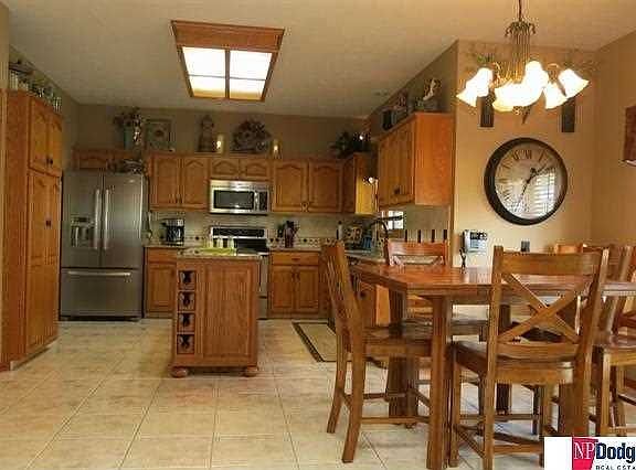 2nd image of 2110 Betsy Ave