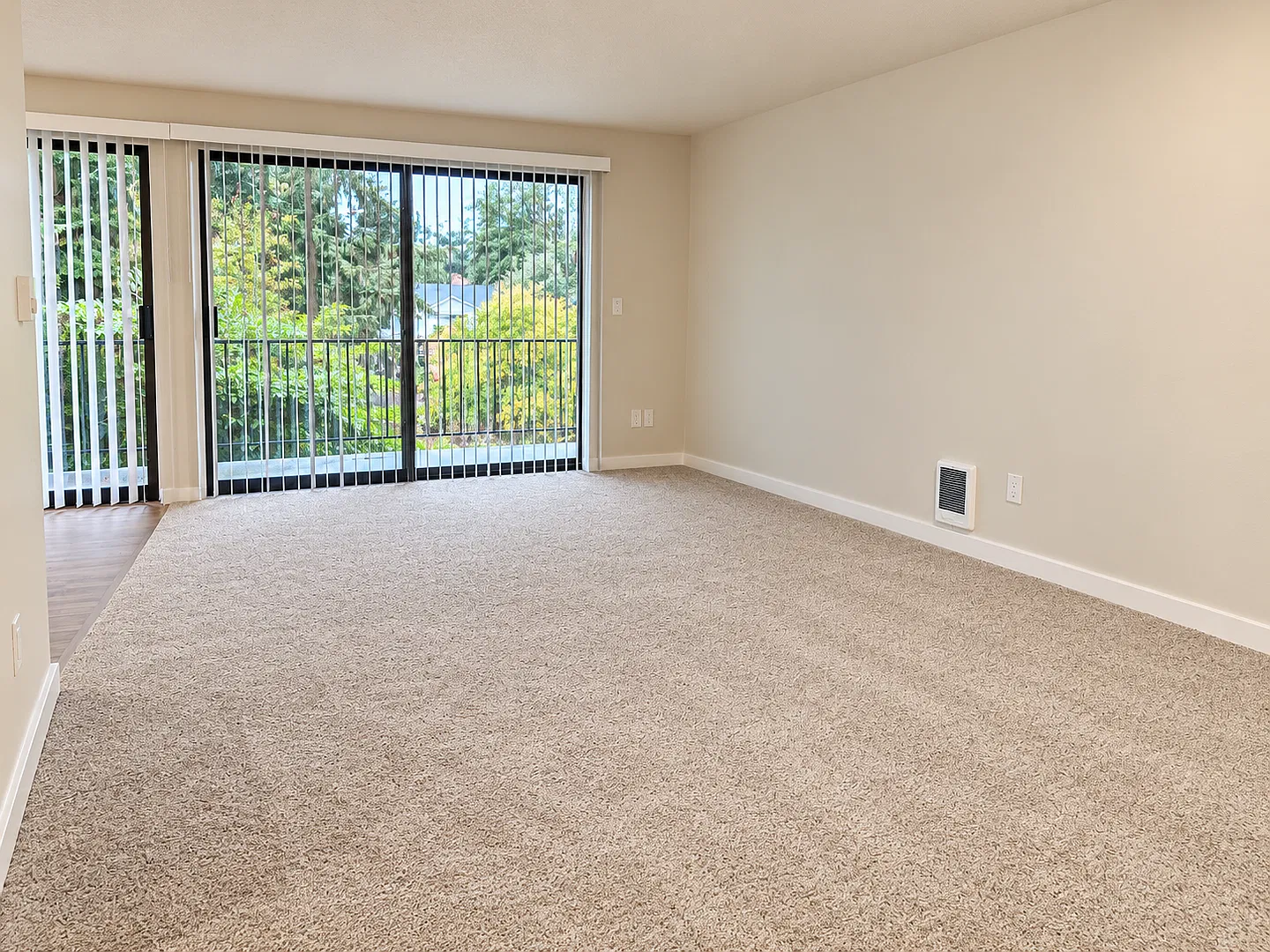 The Wilcrest Apartments — Photo 3