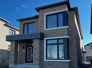 124 Old Oak Ln, Markham, ON L6B 1P1