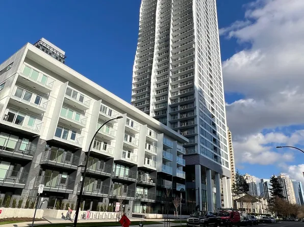 6087 Wilson Ave #1401, Burnaby, BC V5H 4R8