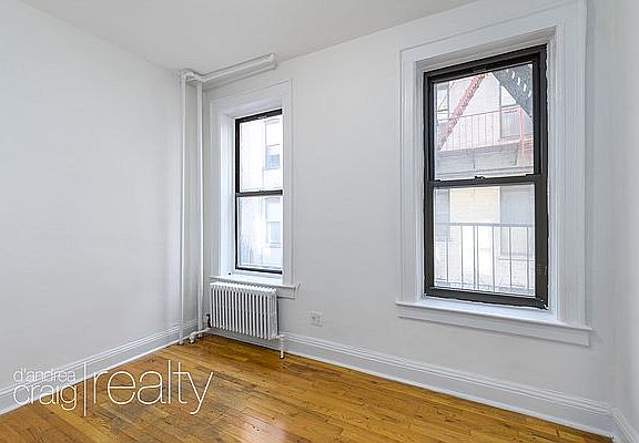 3rd image of 440 Saint Johns Pl APT 2B