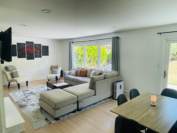 5th image of 8801 Belleview Ave