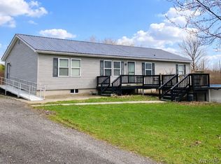8983 Center St, Holland, NY 14080