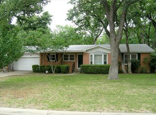 901 Sherwood Dr, Arlington, TX 76013