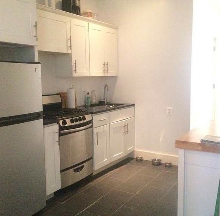 1st image of 33 Montrose Ave #3LV
