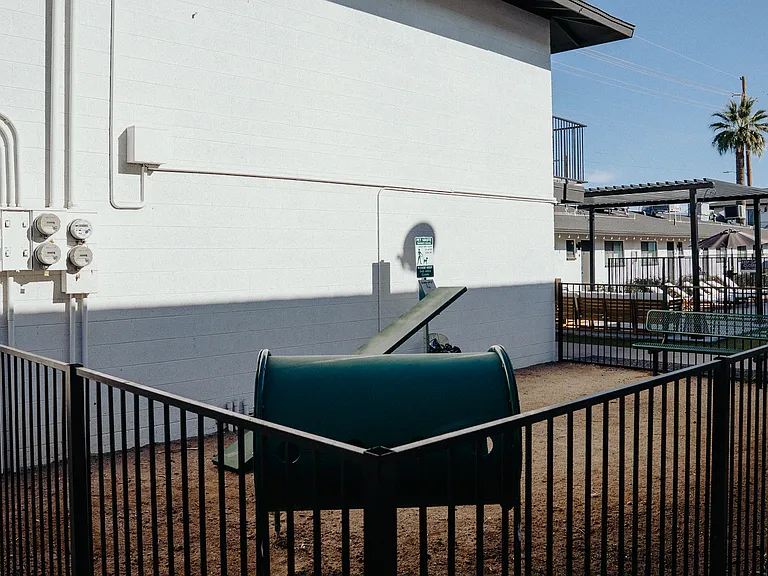 The Harlow Apartments — Photo 21