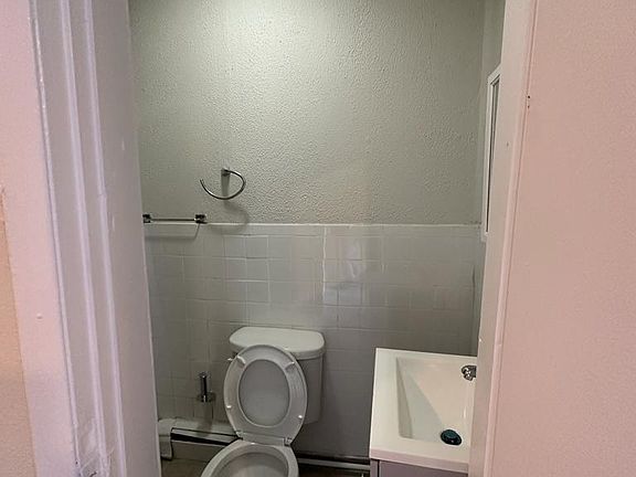 4th image of 26 Belmont Ave APT 4