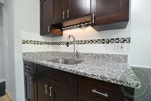 5th image of 7545 N Winchester Ave APT 301