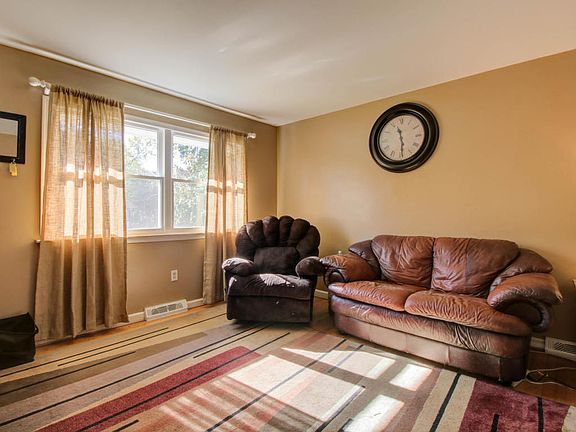 4th image of 2837 Creekwood Dr