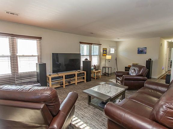 3rd image of 4730 Cottonwood Dr.