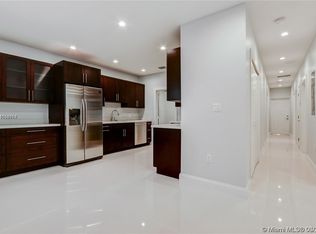 1402 SE 9th Ct, Hialeah, FL 33010