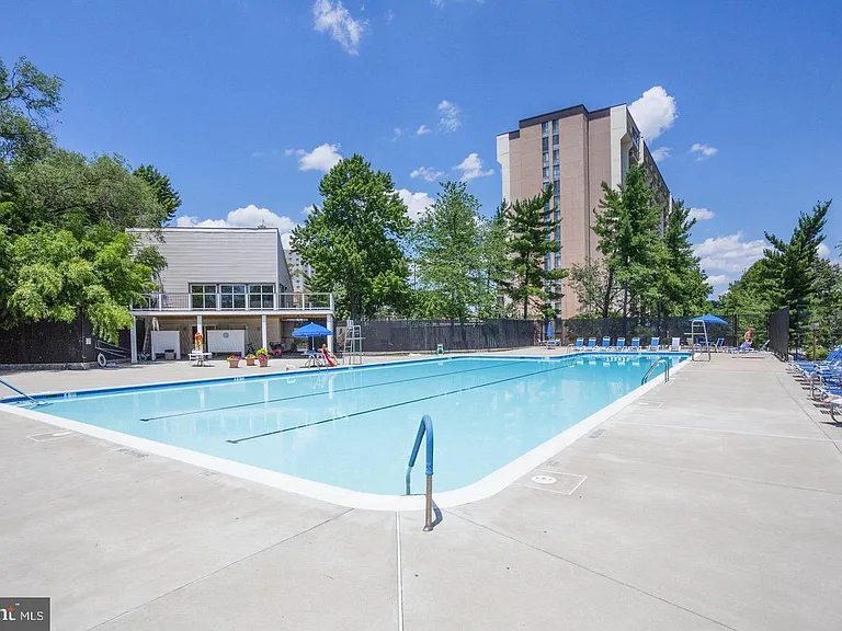 5300 Holmes Run Pkwy #1210 — Photo 43