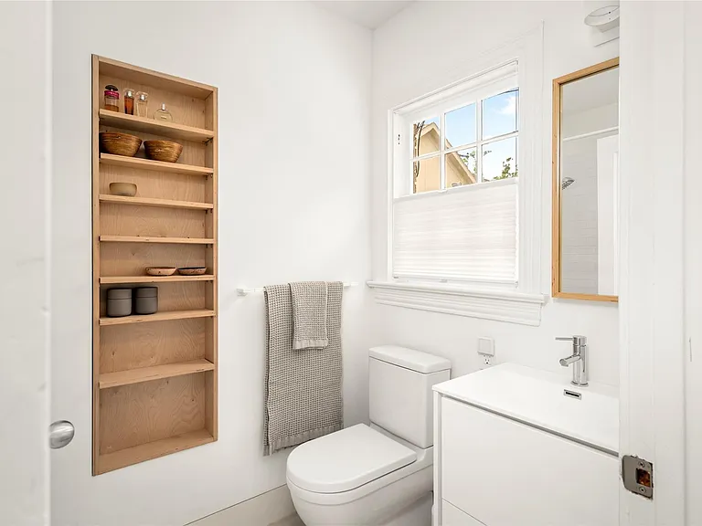 2120 Quenby St — Photo 25