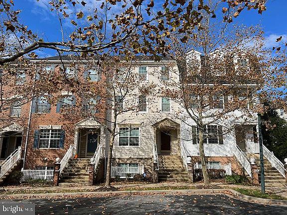 3rd image of 11364 King George Dr #15