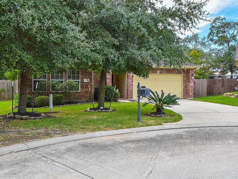 25203 Oak Villa Dr — Photo 2