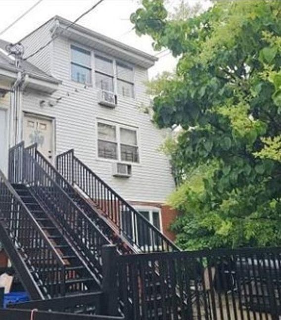 2nd image of 102 Nicholas Ave