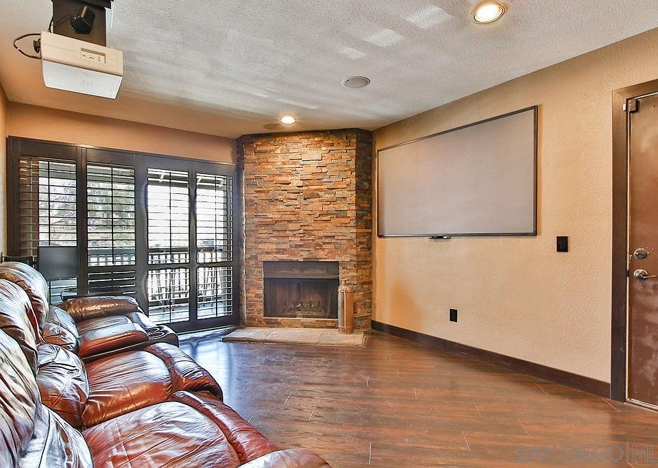 1st image of 3010 Alta View Dr #202