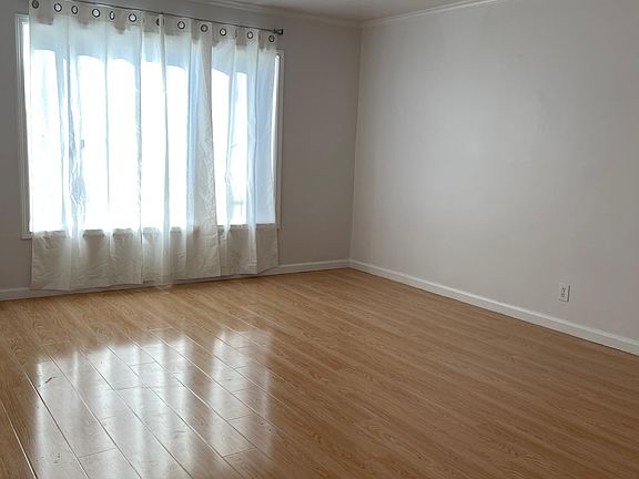 4th image of 29 Bismark St