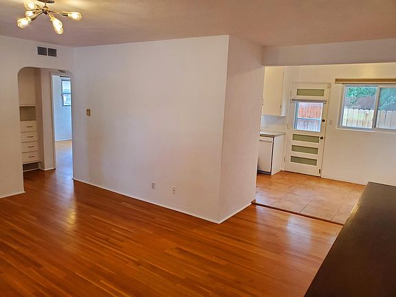 3rd image of 1614 Hermosa Dr NE