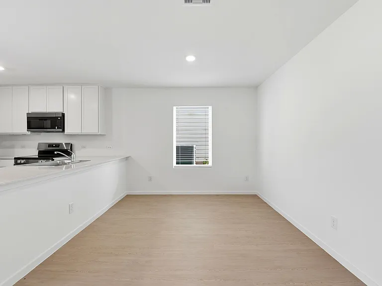 629 Craven St — Photo 12