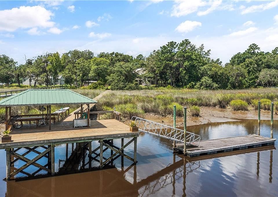 1st image of 349 Confederate Point Dr