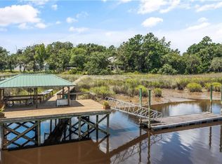 349 Confederate Point Dr, White Oak, GA 31568