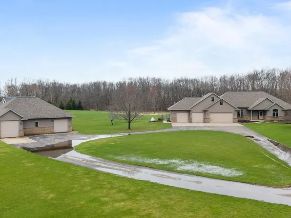 E9625 Hickory Ridge Ln, New London, WI 54961