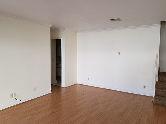 5th image of 121 N Sinclair Ave #241