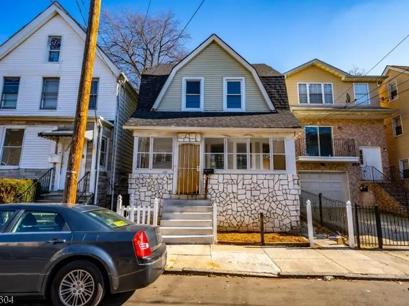 326 S 19th St, Newark City, NJ 07103