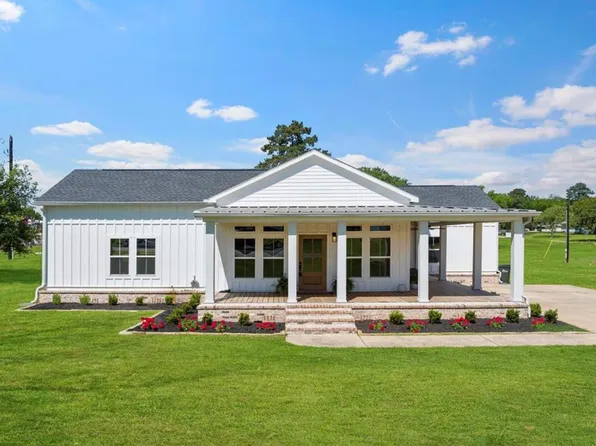 539 Elm St, New Ulm, TX 78950