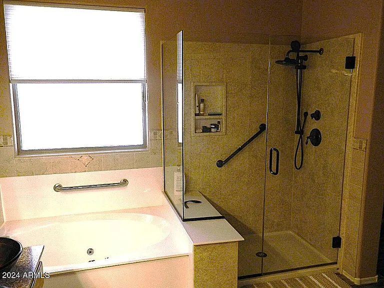 17210 W Elm St — Photo 32