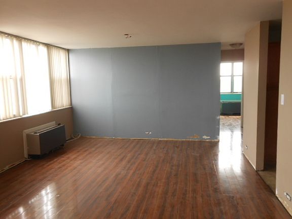 4th image of 4300 W Ford City Dr APT 705