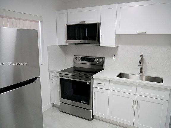 3rd image of 510 W Park Dr APT 105