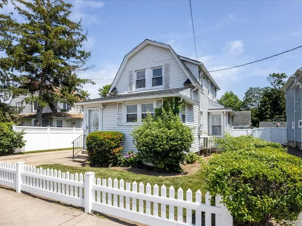 1019 Walsh Avenue, Woodmere, NY 11598