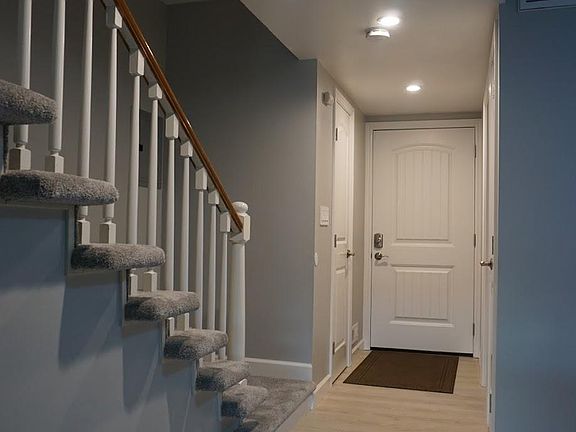 4th image of 10226 Alpine Dr APT 2