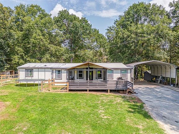 2nd image of 135 Little Creek Ln