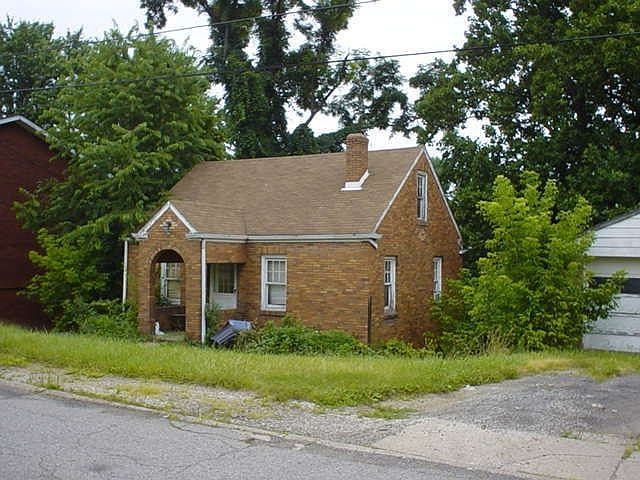 1st image of 123 Clara St