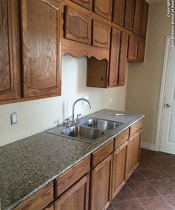 5th image of 2226 Lee Hall St