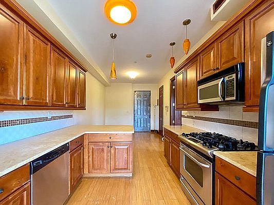 2nd image of 12-14 31st Ave #11R
