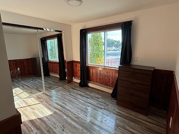 5th image of 658 Main Rd N #1