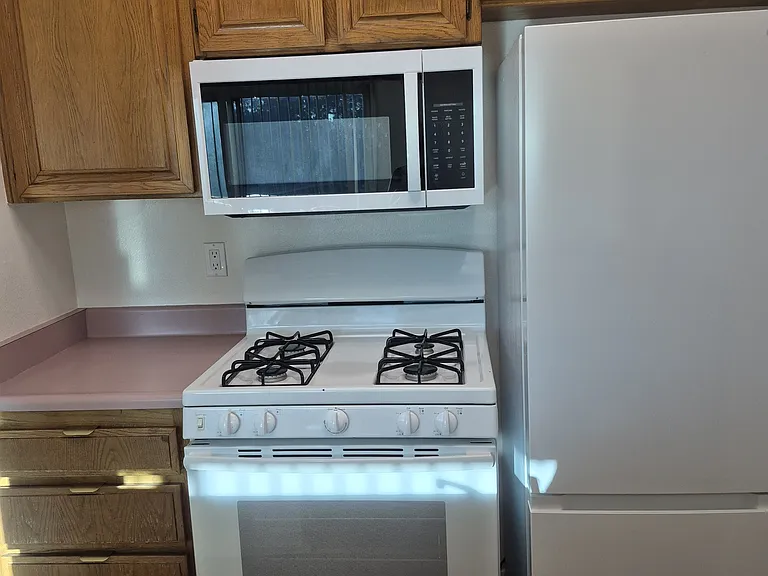5038 Laurel Canyon Blvd #14 — Photo 4
