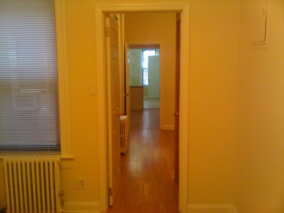 2nd image of 1875 Putnam Ave APT 2R