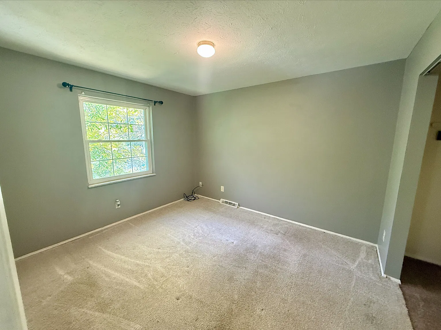 2 bed, 1008 sqft, $1,245 — Photo 2